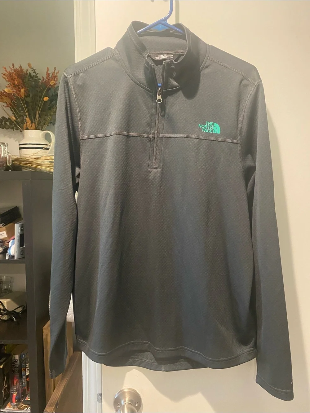The North Face FlashDry Men's Gray 1/4 Zip Mock Neck Pullover Long Sleeve Size M
